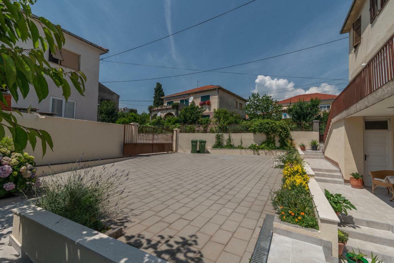 Apartments Flora Трогир Экстерьер фото