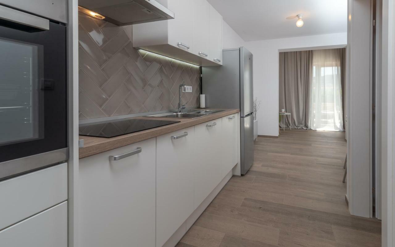 Apartments Flora Трогир Экстерьер фото
