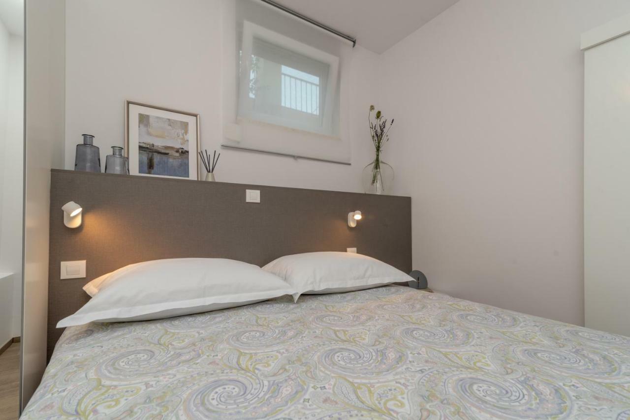 Apartments Flora Трогир Экстерьер фото