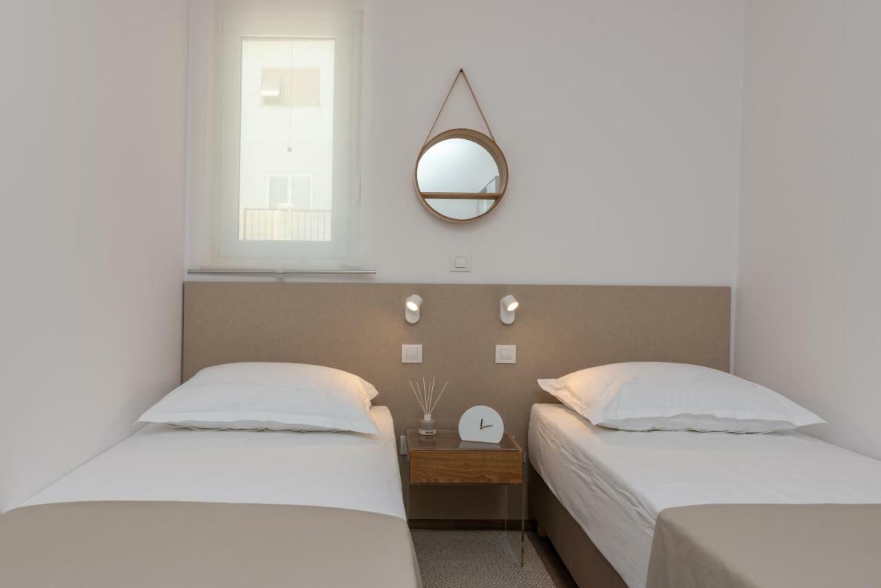 Apartments Flora Трогир Экстерьер фото