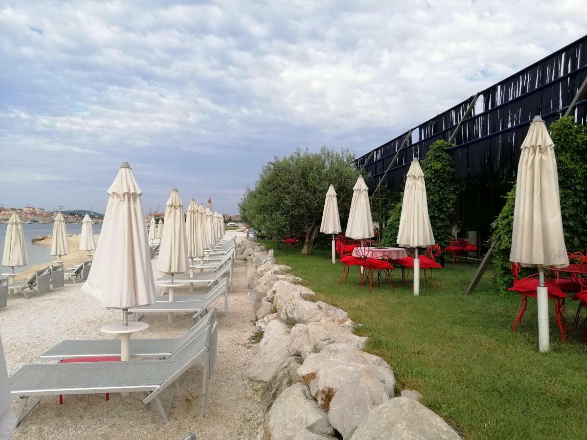 Apartments Flora Трогир Экстерьер фото