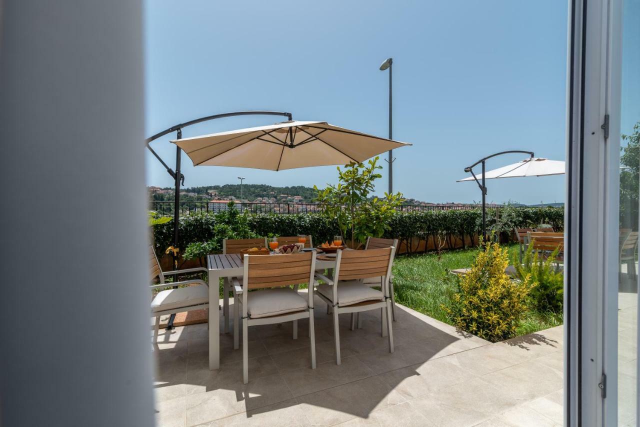 Apartments Flora Трогир Экстерьер фото